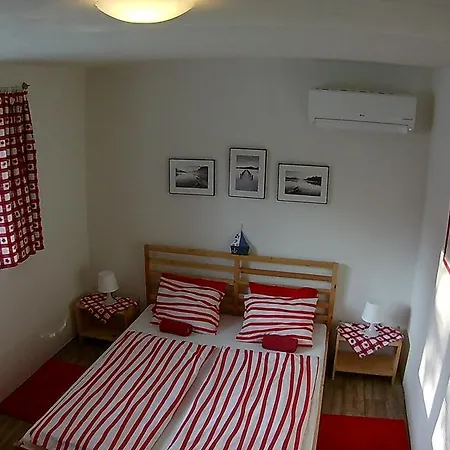 Apartman U Lodenice Batuv Kanal Apartment